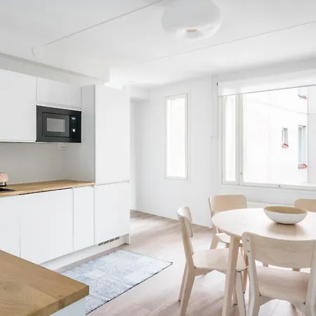 Hiisi Homes Soernaeinen アパート