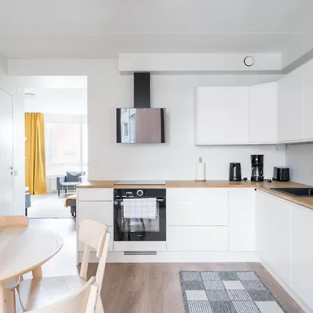 Hiisi Homes Soernaeinen アパート *
