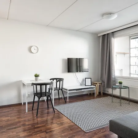 Hiisi Homes Soernaeinen アパート