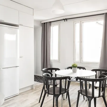 Hiisi Homes Soernaeinen アパート ヘルシンキ