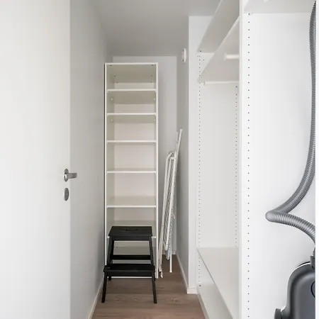 Hiisi Homes Soernaeinen アパート ヘルシンキ